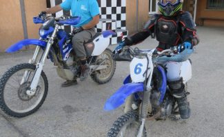 Motocross- und Enduro-Motorrad-Parcours und Trainingsstrecke für Anfänger und Fortgeschrittene
