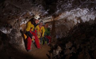 ein 5-tägiger Höhlenforschungskurs - ab 14 Jahren mit Guides Spéléo
