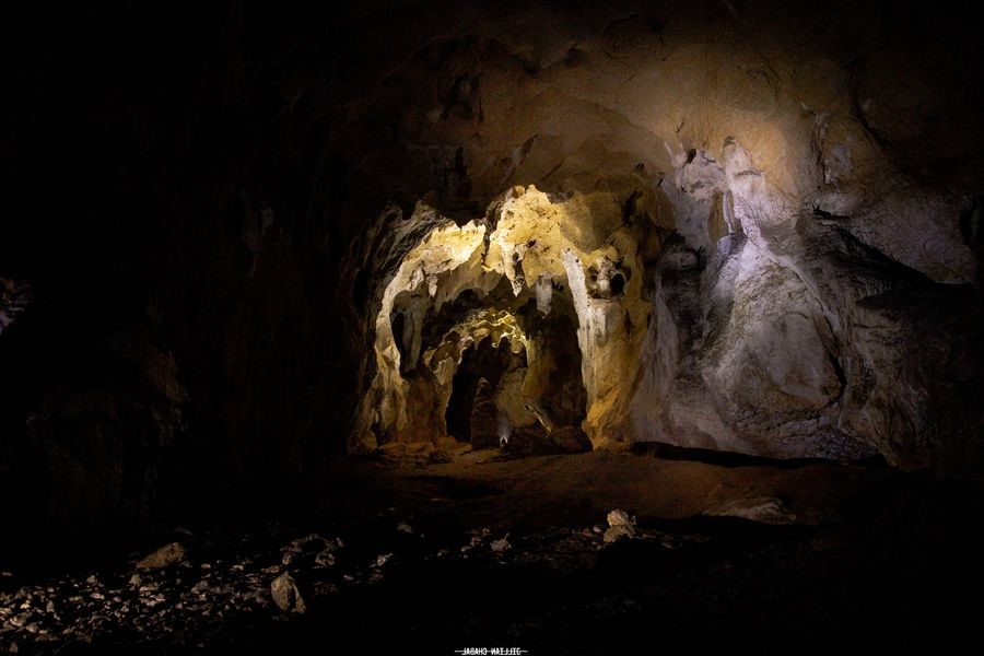 Höhlenforschung in der Derocs-Höhle - 1/2 Tag unterirdische Wanderung mit BMAM