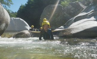 Ein Tag Wasserwanderung auf dem Chassezac, um mehr mit Canoyak zu genießen
