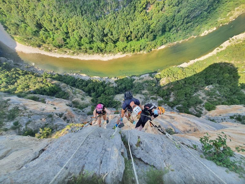 Nervenkitzel auf der höchsten Abseilstelle der Ardèche