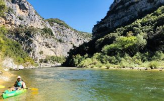 Kanu - Kajak von Vallon nach St. Martin d'Ardèche - 30 km / 1 Tag mit Rivière et Nature