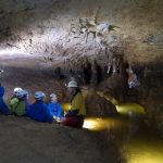 Höhlenforschung Familie mit Ardèche Méandre Spéléo