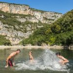 Autofreier Aufenthalt: Die Gorges de l'Ardèche rive droite, Chic in der Natur