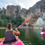 Autofreier Aufenthalt: Die Gorges de l'Ardèche rive droite, Chic in der Natur