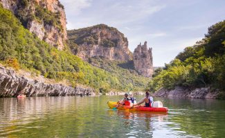 Kanu - Kajak von Vallon nach St Martin d'Ardèche - 32 km / 2 Tage mit Loulou Bateaux