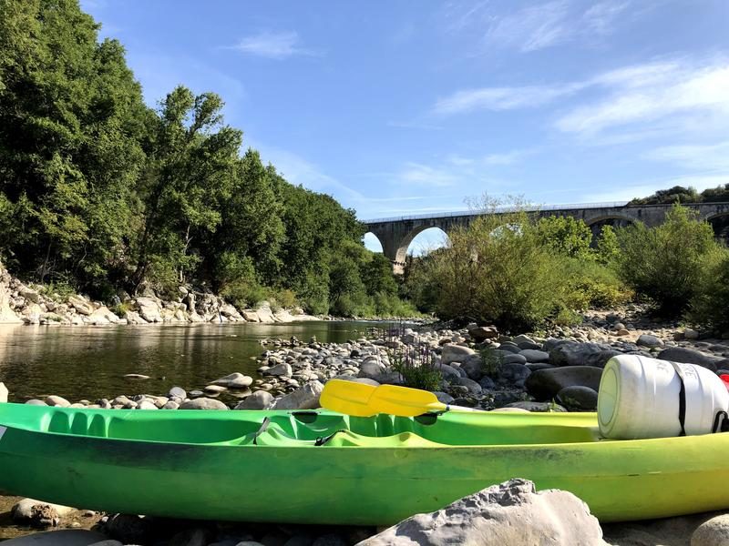 Kanu - Kajak von Vogüé nach St. Martin d'Ardèche - 60 km / 3 Tage mit Rivière et Nature