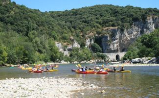 Canoë - Kayak de Vallon à St Martin d'Ardèche - 30 km / 2 jours avec Azur canoës