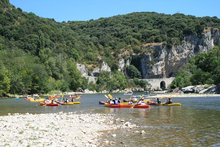 Canoë - Kayak de Vallon à St Martin d'Ardèche - 30 km / 2 jours avec Azur canoës