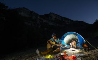 2-Tages-Abfahrt der Ardèche-Schlucht mit dem Kanu/Kajak und Übernachtung im Biwak